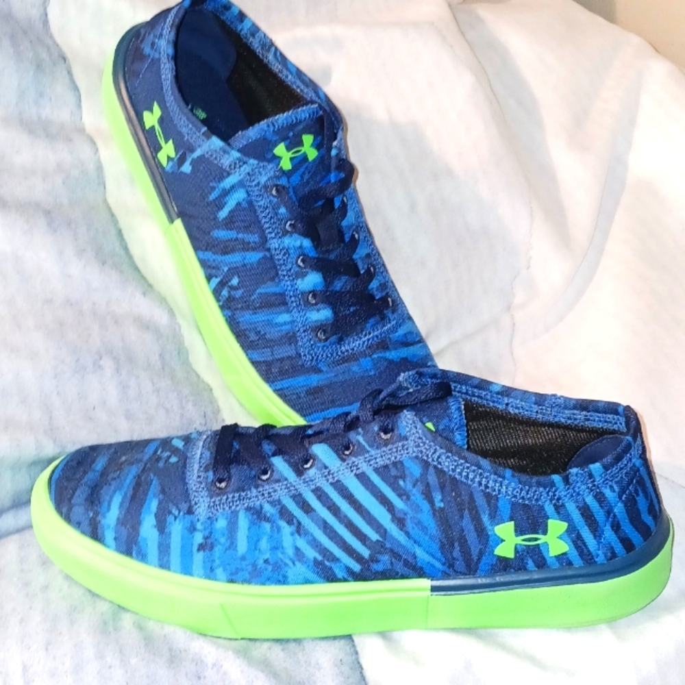 Under Armour Unisex Kids sz 4Y Schol Shoes. Blue Green